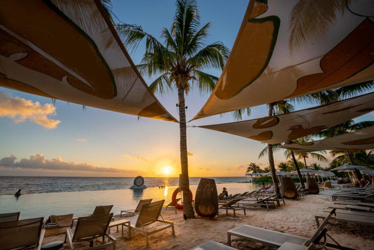 Papagayo Beach Resort (Adults Only) Willemstad Exterior photo