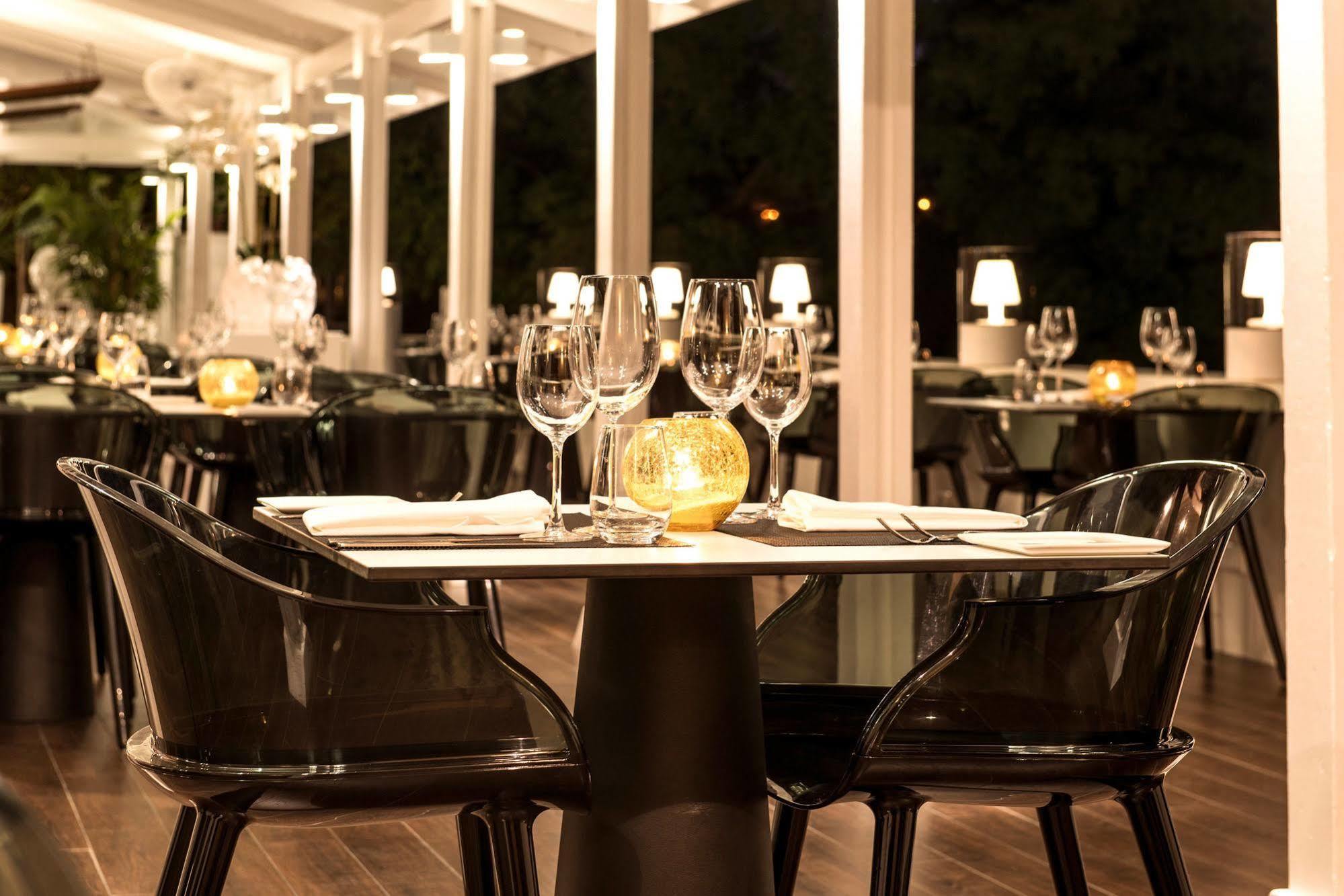 Papagayo Beach Resort (Adults Only) Willemstad Exterior photo